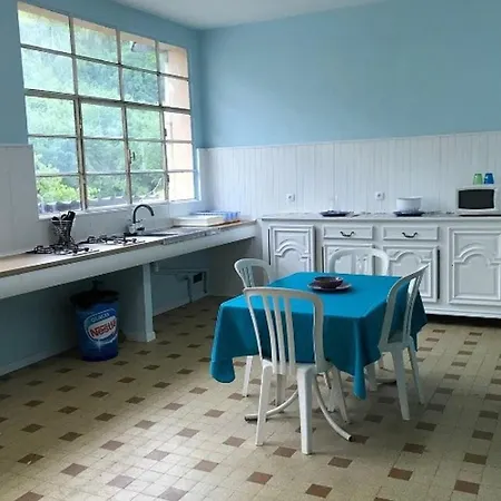 Avec Terrasse - 4 Pers. - Api-1-52-1588 *