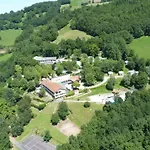 Avec Terrasse - 4 Pers. - Api-1-52-1588 * Saint-Girons (Ariege)