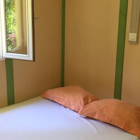 Camping Chalet Avec Terrasse - 4 Pers. - Api-1-52-1588 *